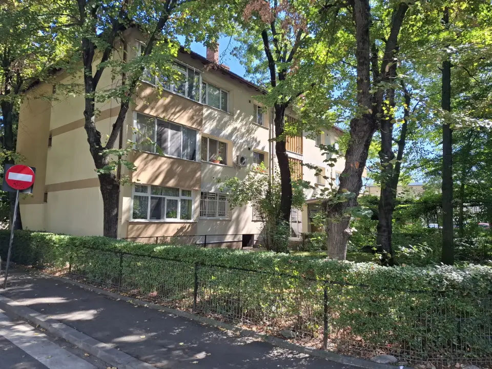 Apartament 3 camere de vânzare în Sector 1, București - Zona Pajura, Vila Renovata principala